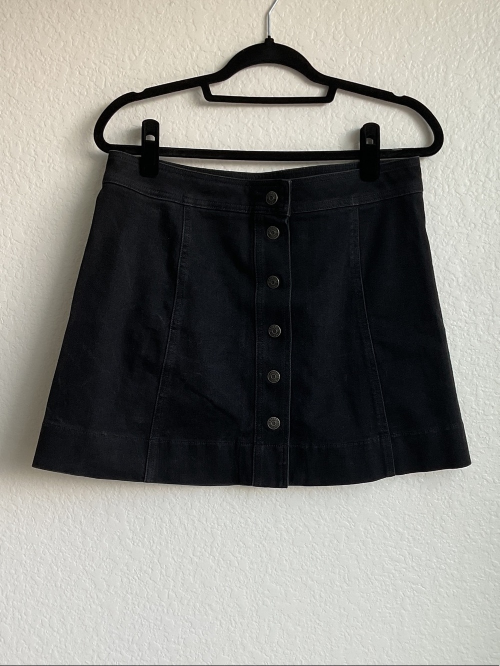 Madewell Black Button-Front Mini Skirt | 10 - Picture 2 of 11